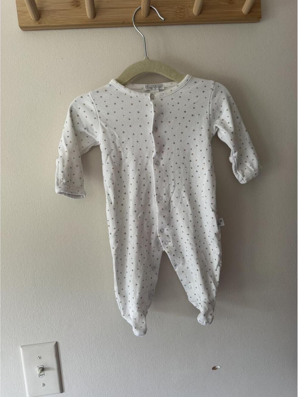 Kissy kissy 0/3m button down pajamas